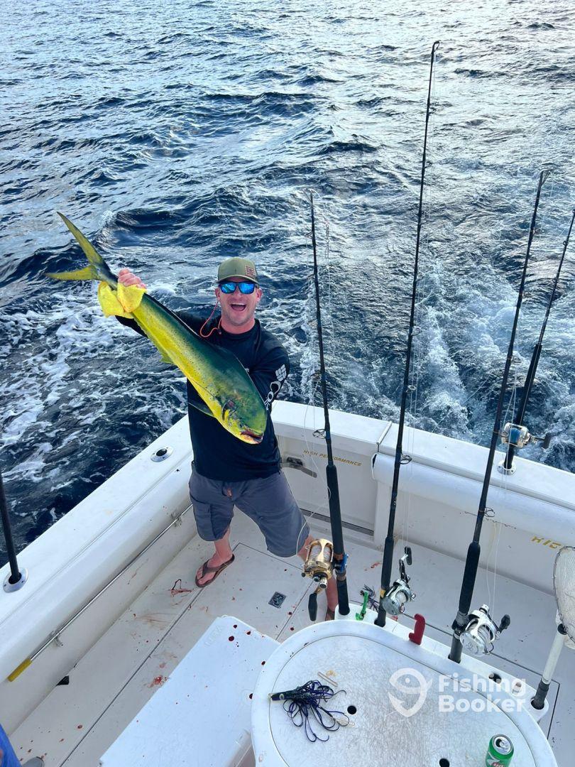 8 Hour Trip with Captain Charlie and Amazing Deck Hand and Chef 👨‍🍳 Pollo!!!