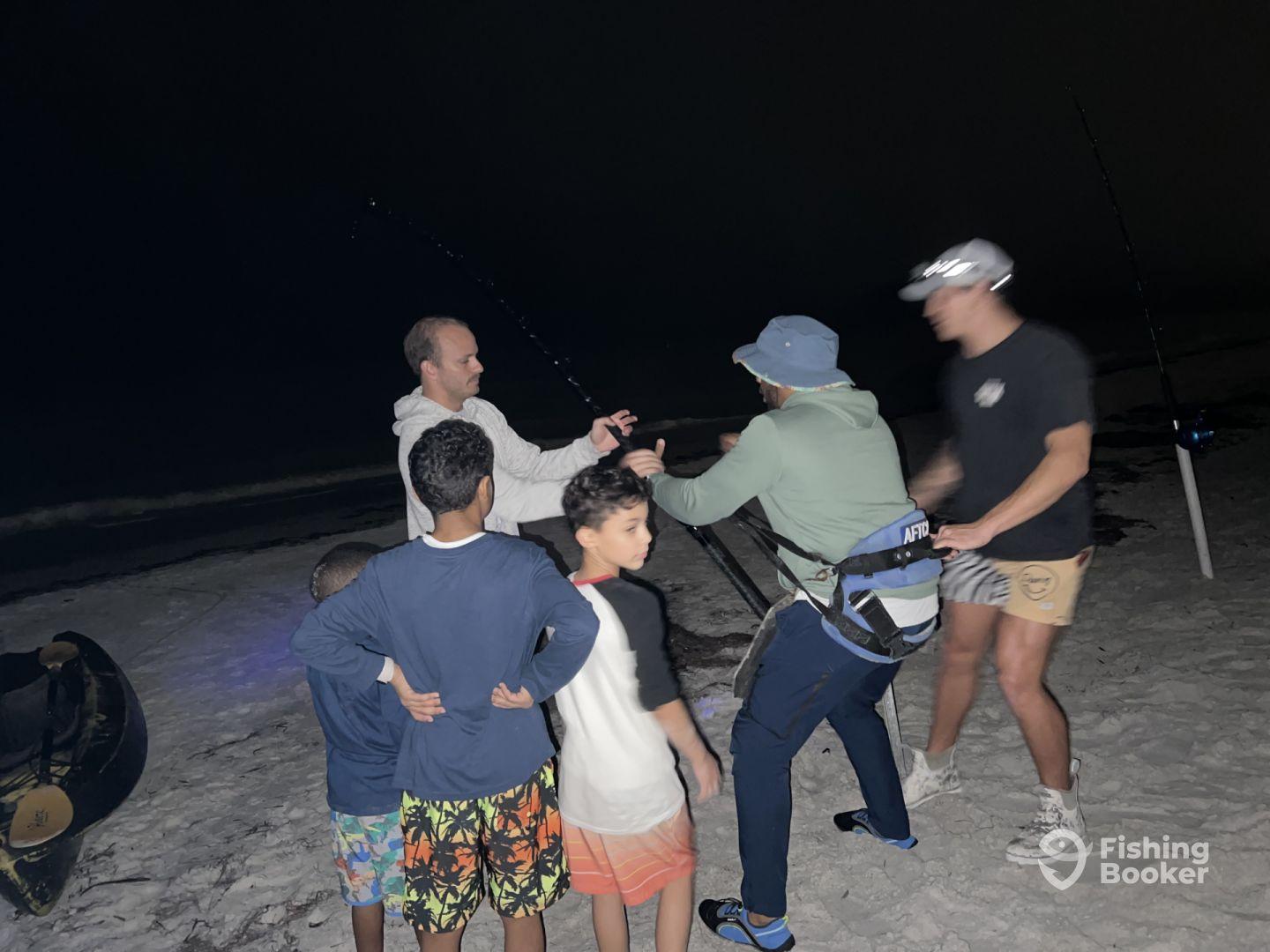 HOOKED A SHARK IN 15 MINUTES